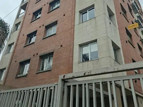 HERMOSO DPTO. 2 AMB. ZONA ITUZAINGÓ CENTRO