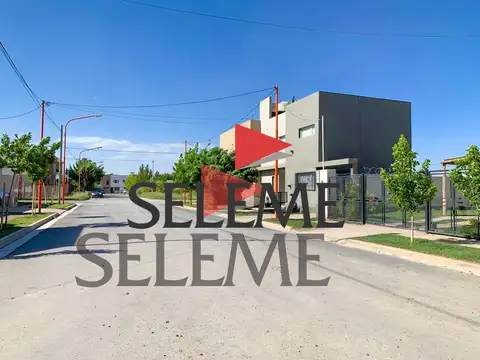 Terreno - Venta - Argentina, Cipolletti - Av. de la Circunvalacion Pres. Juan Domingo Perón 100