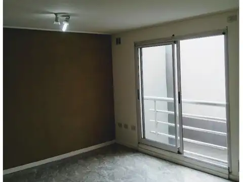 MUY BUEN MONOAMBIENTE EN MUY BUENA UBICACIÓN