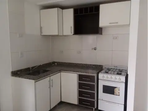 MUY BUEN MONOAMBIENTE EN MUY BUENA UBICACIÓN