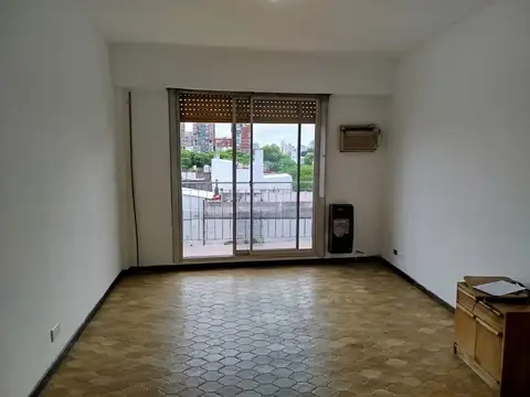 Dean Funes 2000, Piso 5