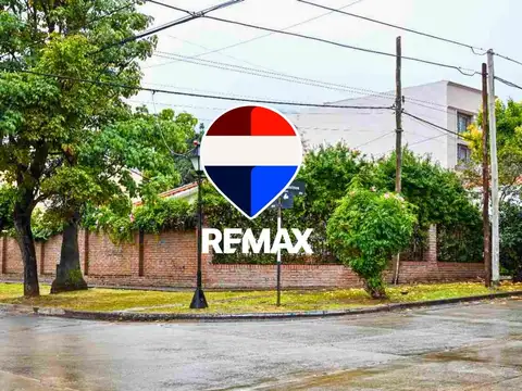 CASA EN VENTA BARRIO TRES CERRITOS ESQUINA