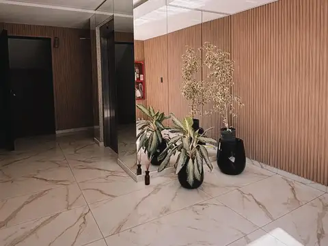 José León Suárez 1500, Piso 2