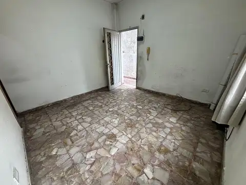 Depto Tipo Casa en Venta en Ramos Mejía Sur, USD 39.000