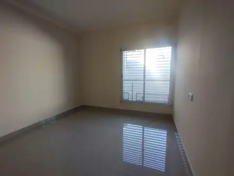 Departamento 6 ambientes con 1 baño