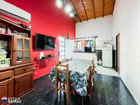 Casa en Venta con 2 cocheras