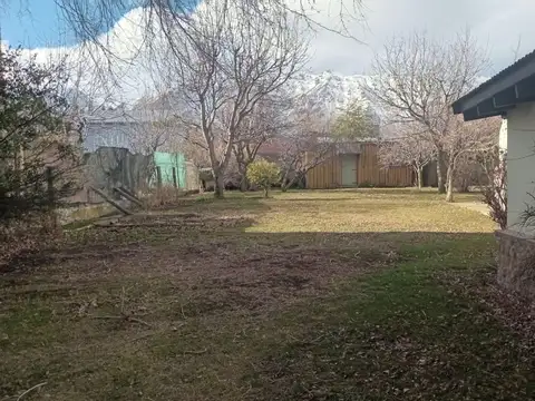 Terreno en Esquel - 468 mts2 - Con Mejoras.