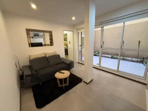 Dpto de 1 dormitorio con patio EXCELENTE UBICACION