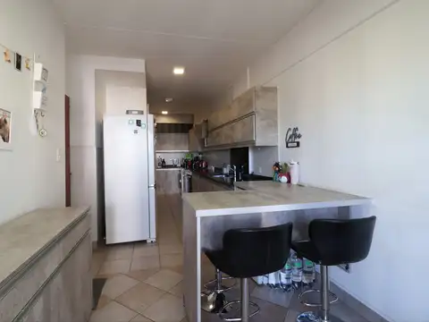 Departamento 4 ambientes con 2 baños