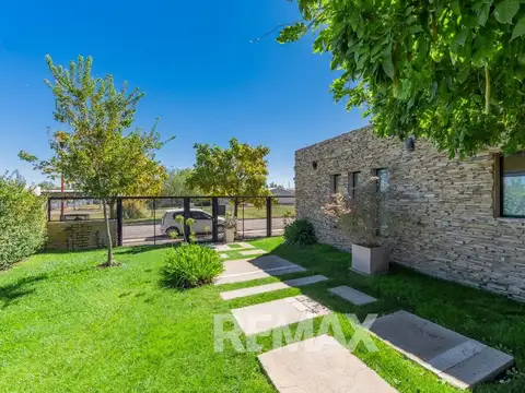 Casa en Venta en General Fernández Oro, USD 155.000