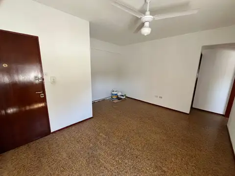 Av Cruz 6200, Piso 2