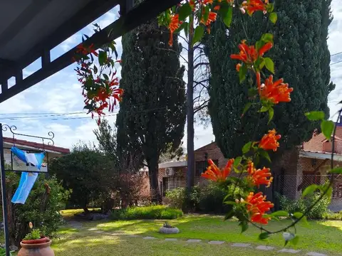 Casa + Dto - Terreno 684m² - Cubiertos 341m² - CERRO