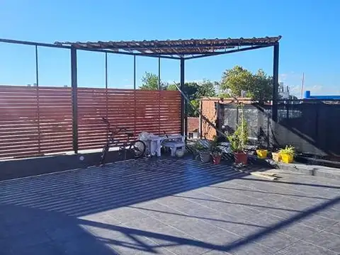 HERMOSO PH 3 AMBIENTES EN 1ER. PISO CON GRAN TERRAZA PROPIA