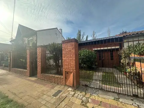Casa Chalet  en Venta en Ciudad Jardin, Tres de Febrero, G.B.A. Zona Oeste