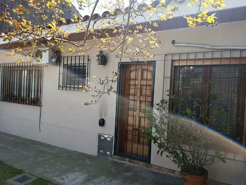 Depto Tipo Casa en Venta de 3 ambientes