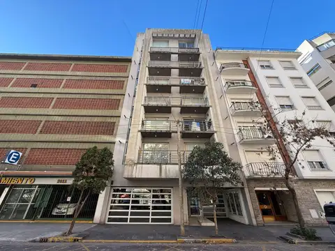 Departamento dos ambientes con cochera en alquiler