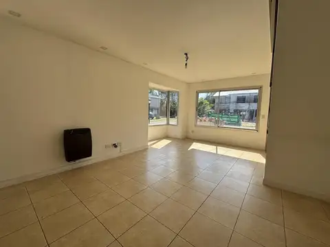 Depto Tipo Casa en Venta de 3 ambientes