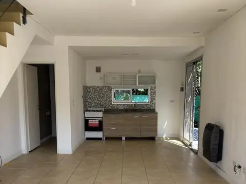 Depto Tipo Casa 3 ambientes con 2 baños
