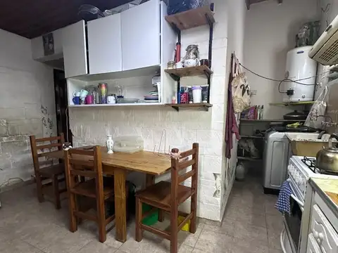 Casa 5 ambientes con 2 baños