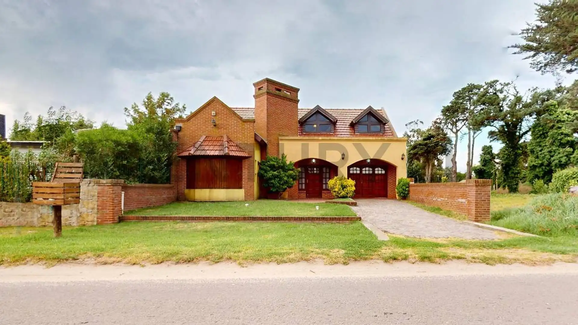 Venta de casa 6 ambientes, Acantilados, Mar del Plata.