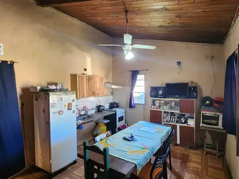 Casa 3 ambientes con 1 baño