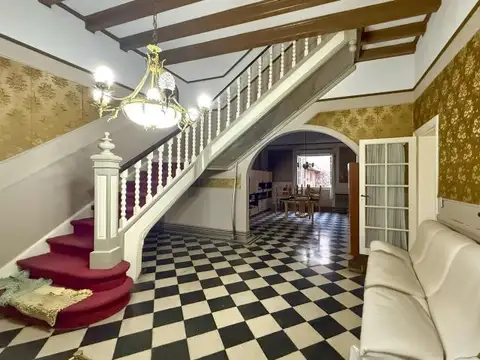 Clásica y luminosa: descubrí esta propiedad de 3 dormitorios en Arroyito Rio