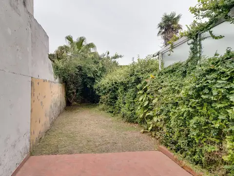 PH EN VENTA EN LA PLATA , 1 DORMIORIO CON JARDIN