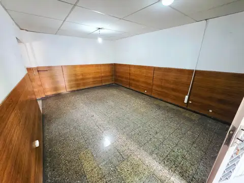 VENTA EN BLOCK VIVIENDA 3 AMBIENTES, MAS DOS LOCALES