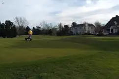 Actividades deportivas futbol, golf, tenis en el Country Club, San Miguel de Ghiso