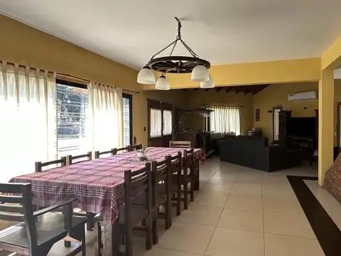 Casa en Venta en Loma Verde, USD 460.000