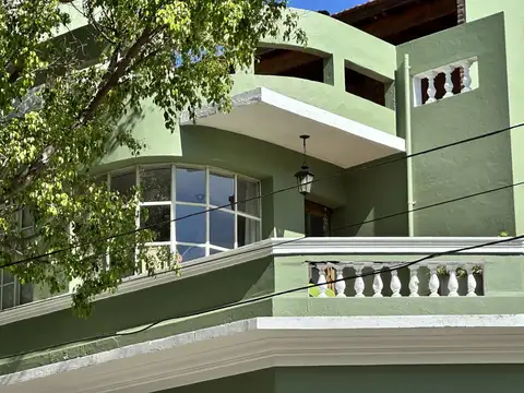 OPORTUNIDAD RETASADA !!!   VENTA * CHACARITA * CASA ESQUINA * LOTE PROPIO 6 AMB   TERRAZA   PARRILLA