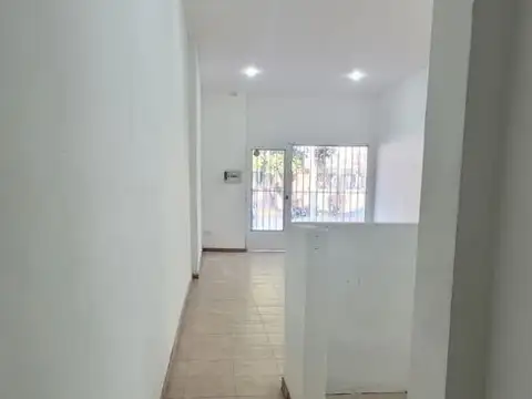 Local en alquiler en José León Suarez!