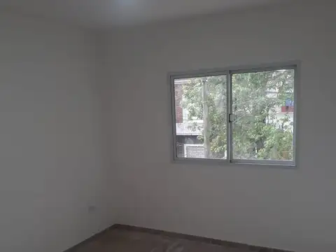 Depto Tipo Casa en Venta en Moron Sur, USD 80.000