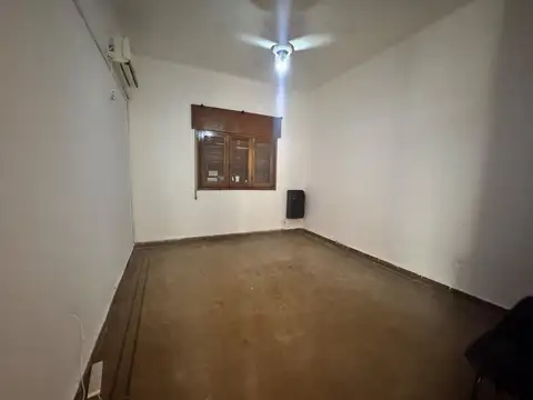 Casa en Alquiler en Alberdi, $ 850.000