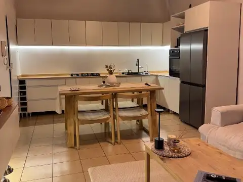 Chalet de 3 ambientes con parque y pileta
