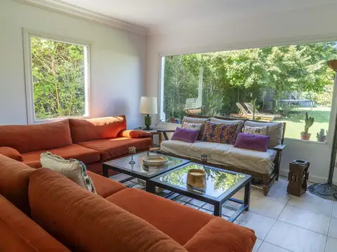 Casa 6 ambientes con 3 baños