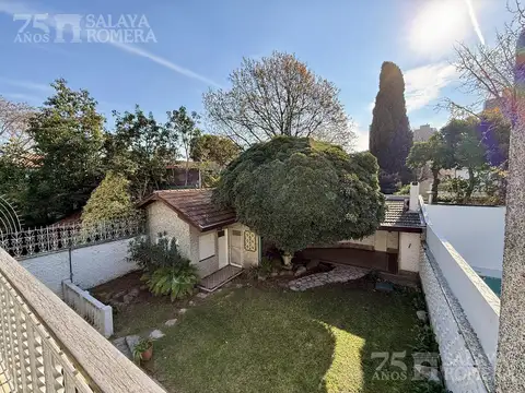 Casa 4 dormitorios en La Lucila Libertador hacia el rio