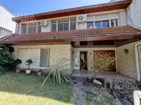 Casa 5 ambientes con 2 baños