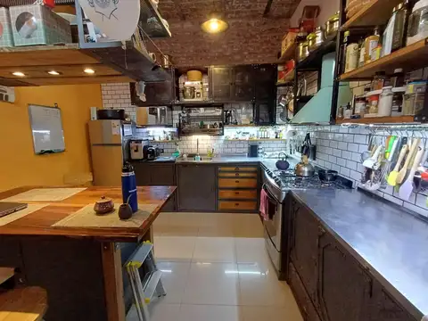 CASA EN VENTA DE 2/3 DORMITORIOS Y COCHERA APTA CREDITO