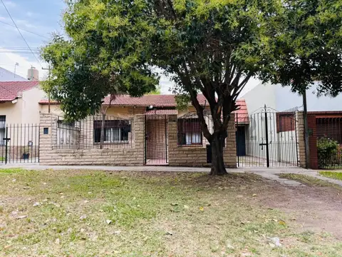 Casa 4 Ambientes en VENTA – Tolosa, La Plata