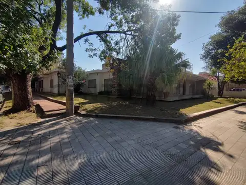 Venta Casa Alto Verde. Esquina Premium 800m². Gran Potencial Comercial y Residencial.