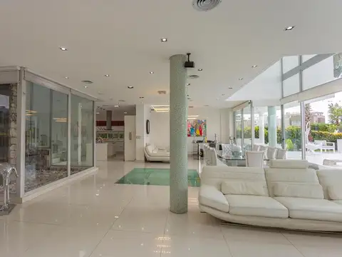Avenida Caseros 1700