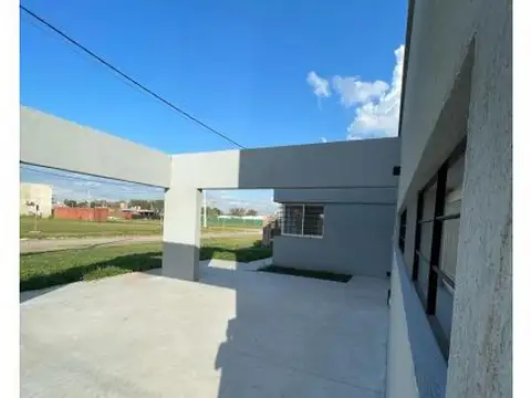 Casa 5 ambientes con 1 baño