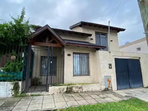 CASA 3 DORMITORIOS EN ALQUILER 
