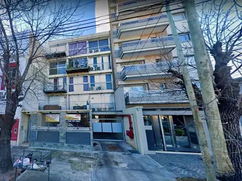 Excelente 2 amb con balcón   SUM con pileta a mts de la Avda.