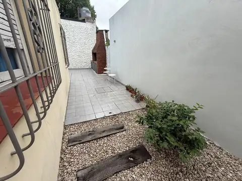 Depto Tipo Casa 4 ambientes con 2 baños