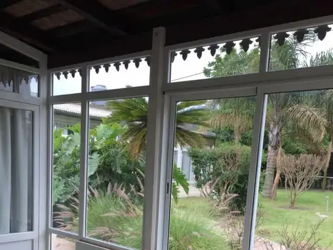 Casa 7 ambientes con 5 baños