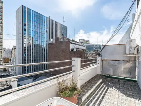 Oficina de 2 ambientes con balcón terraza en excelente ubicación