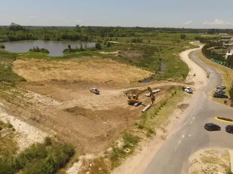 Terreno en Venta 17  mts Fondo