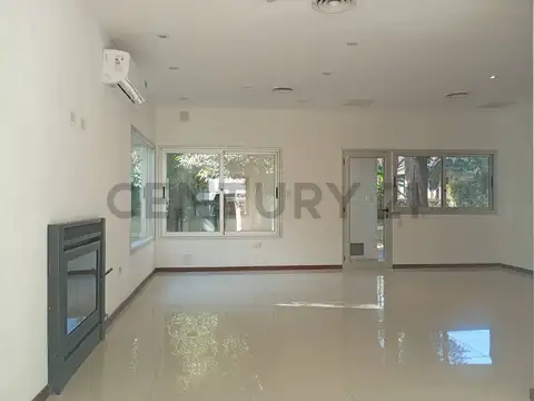 Casa 5 ambientes con 3 baños